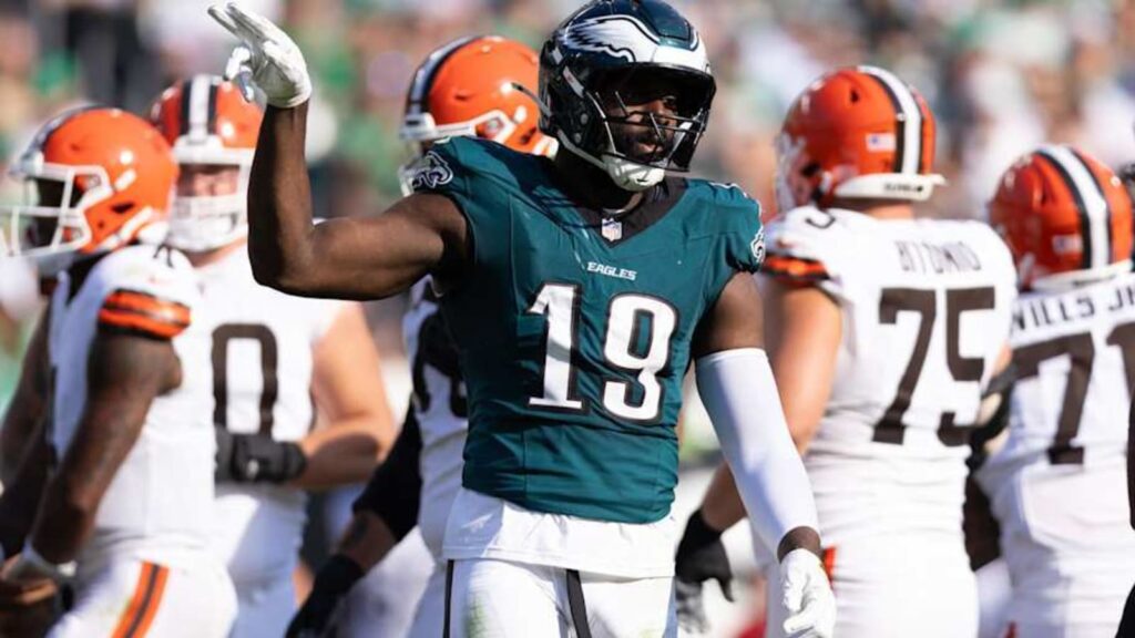 Eagles rivals among early favorites to land Josh Sweat, Deebo, and Aaron Rodgers