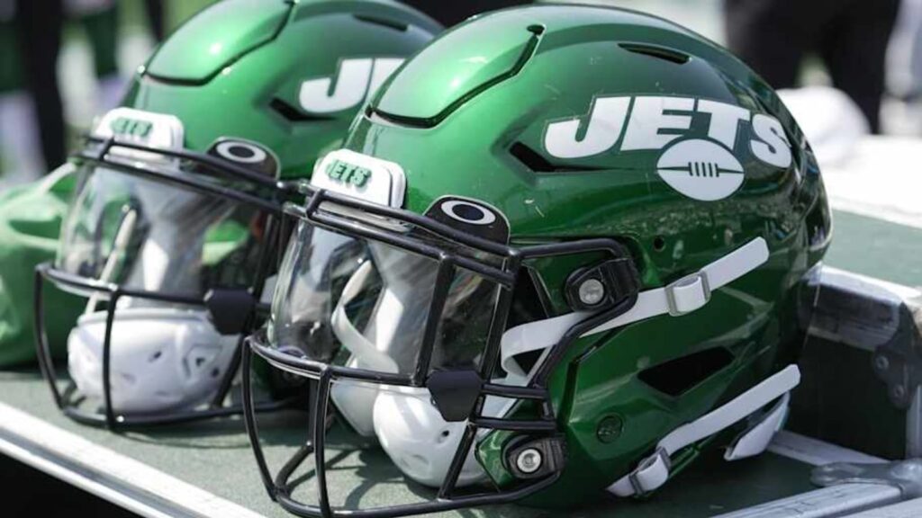 Jets Predicted To Replace Aaron Rodgers With Dynamic 25-Year-Old