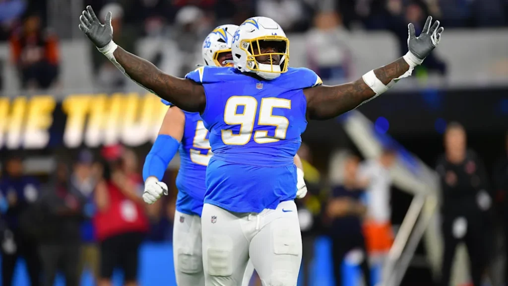 7 realistic free agent options for the ‘selectively aggressive’ Dallas Cowboys