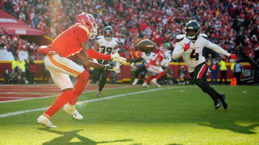 Chiefs Projected To Sign Longtime Rival To New Contract – Other Suitors Involved