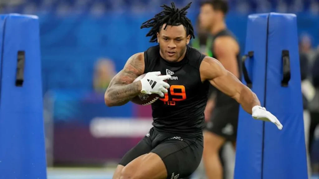 2025 NFL mock draft: Chicago Bears land two blue-chip offensive starters in latest projection