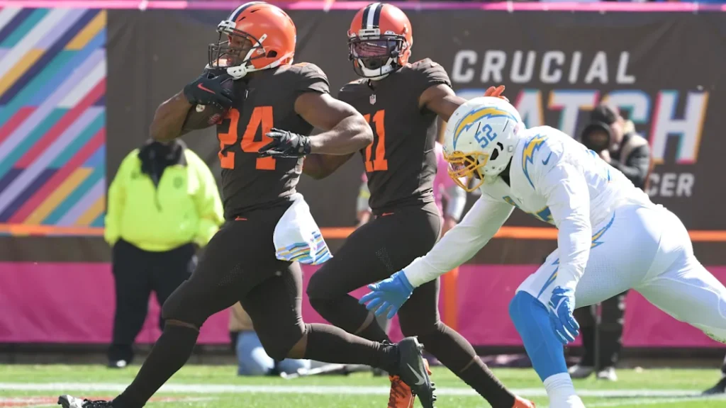 Chargers free agency targets: Pros and cons of signing RB Nick Chubb