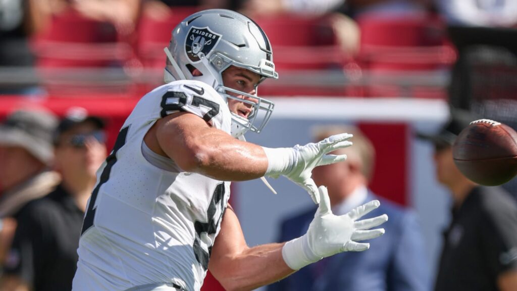 Chicago Bears: Trade target for key position in Ben Johnson’s offense just opened up