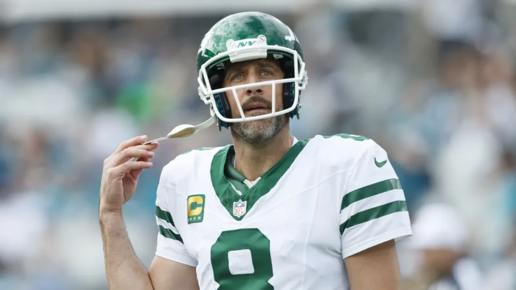 Aaron Rodgers only has one logical decision to make at this point