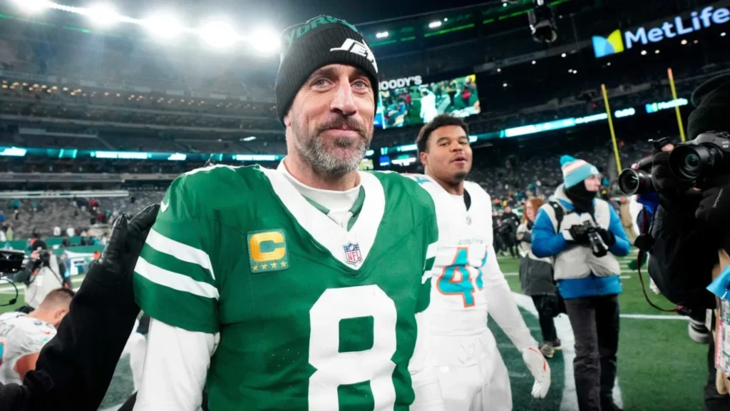 NFL insider exposes who’s blocking Aaron Rodgers, Steelers agreement