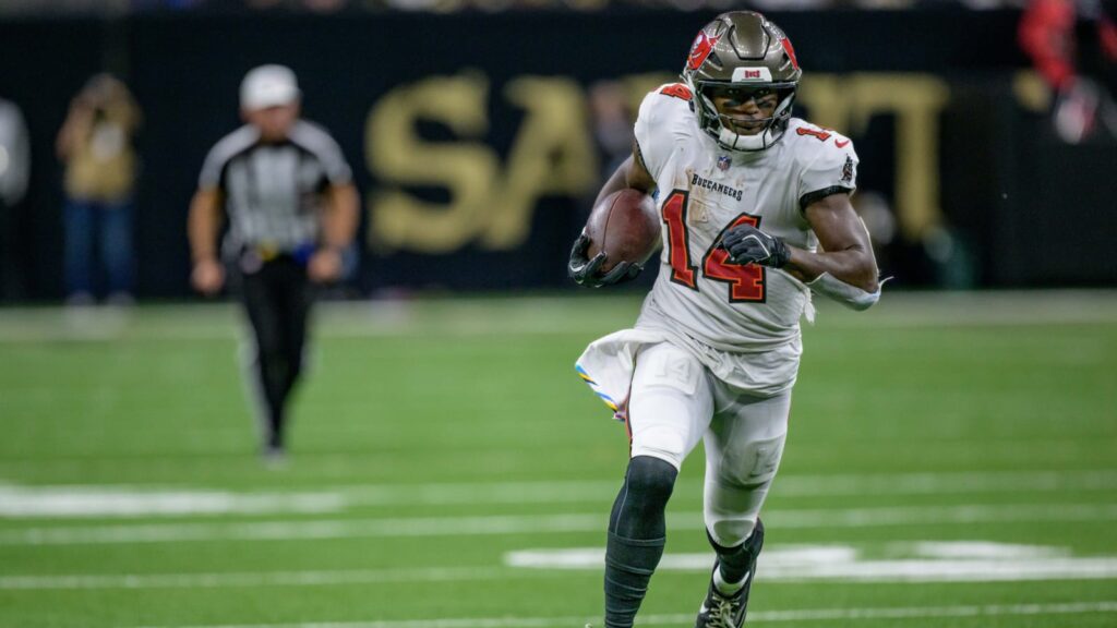 Chicago Bears 2025 NFL free agency profile: Chris Godwin