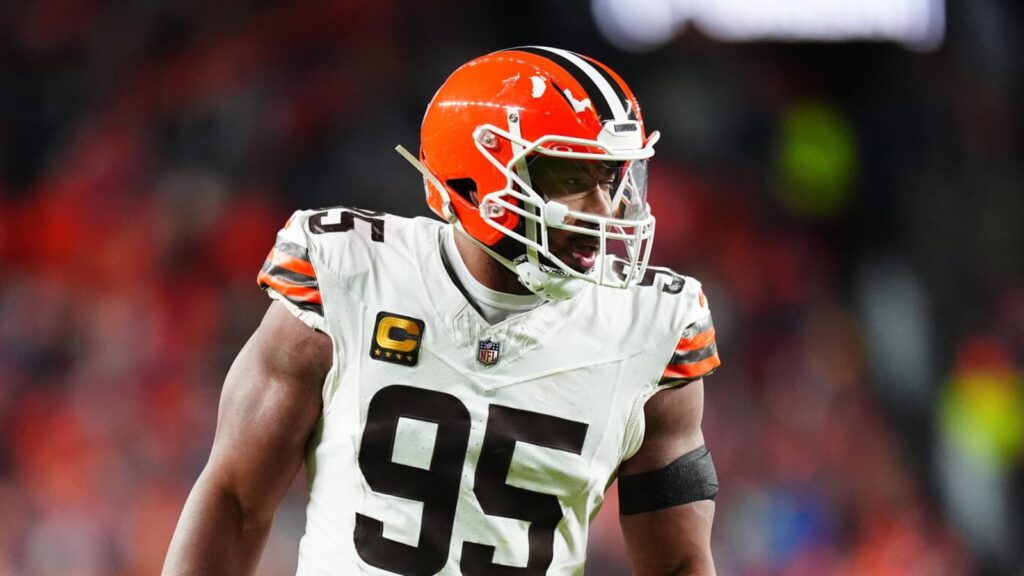 Browns seem prepared for standoff with Myles Garrett, but should they reconsider trade stance?