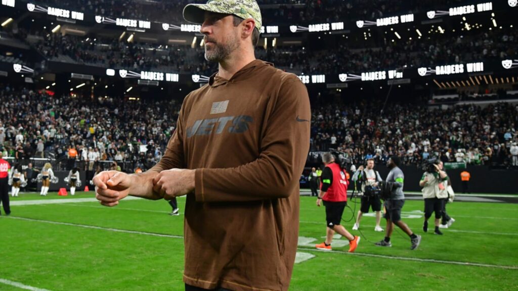 The Aaron Rodgers Secret: Will He Solve the Raiders’ QB Nightmare?”