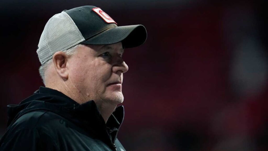 Former first-round QB can help the Raiders unlock all kinds of draft possibilities if he were to sign with Las Vegas
