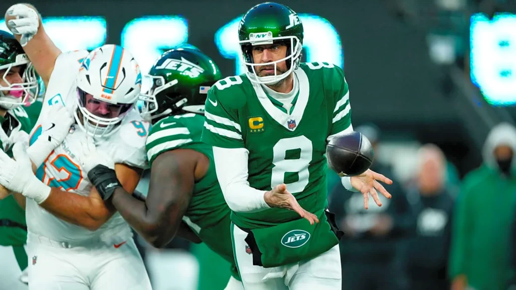 Green Bay Packers: NFL Insider Says Aaron Rodgers Should Get Interest from 1 More Team Soon