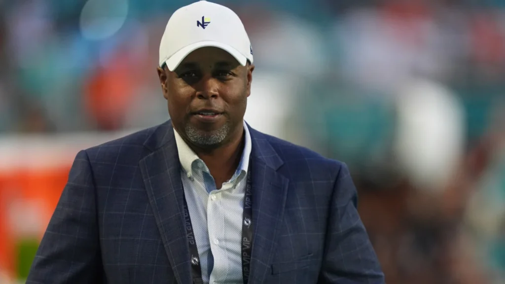 Dolphins Trade Idea Sends Polarizing $90 Million Star to Cowboys