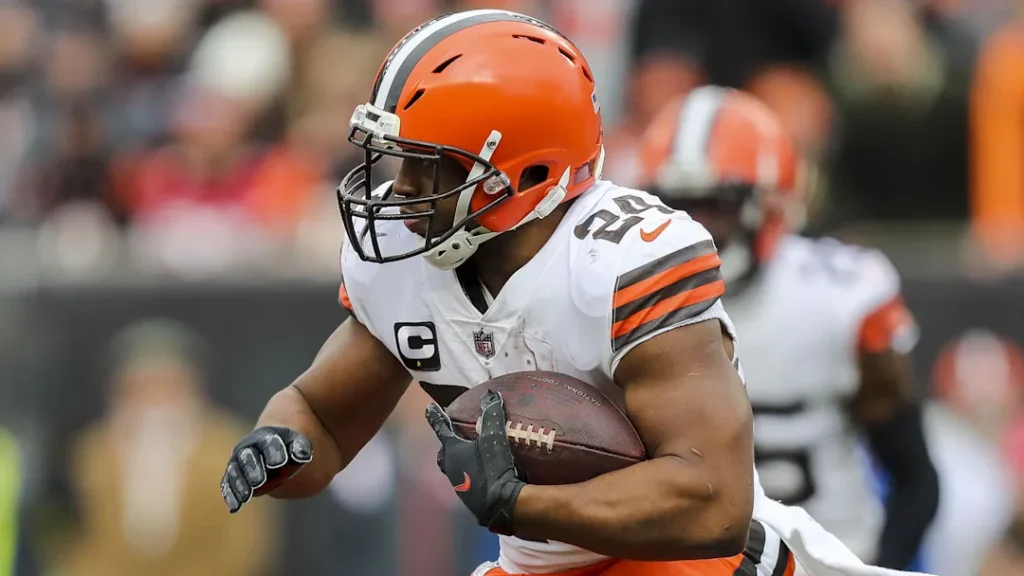 CHUBB’S FUTURE UP IN THE AIR! Browns in Heated Battle with NFC Contender to Retain Star RB
