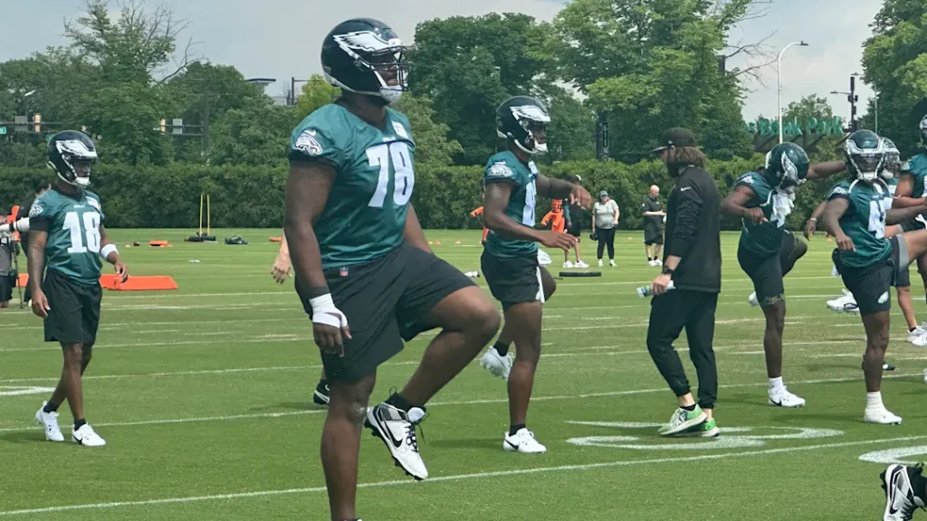 EAGLES ROOKIE DEFIES EXPECTATIONS! How He Proved Himself Despite Having a NFL Legend Dad…