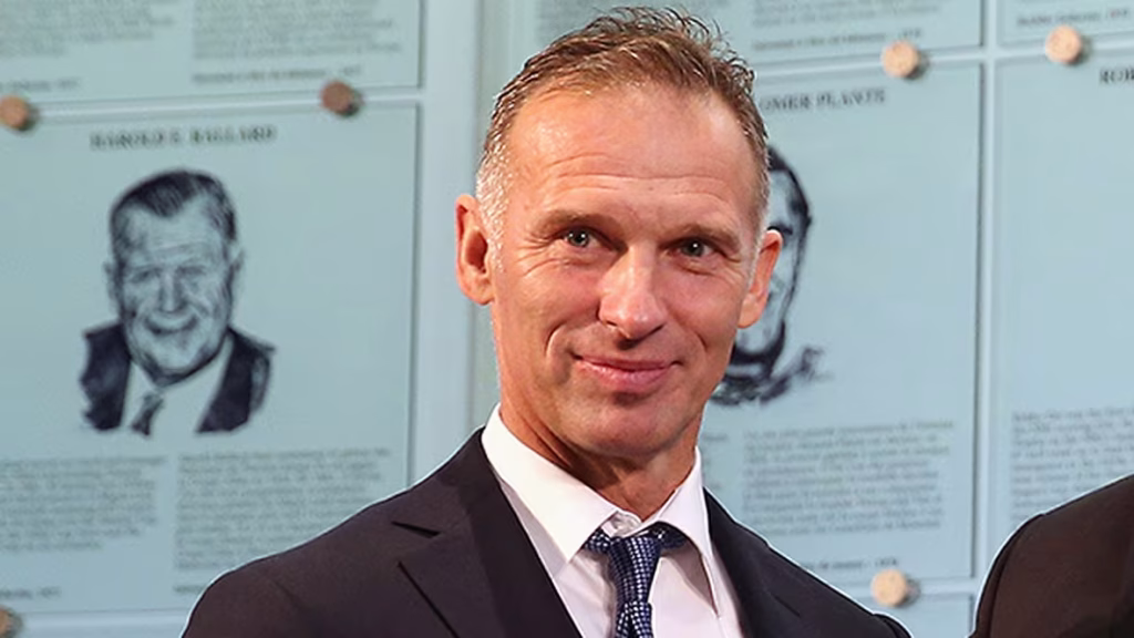 BREAKING NEWS: Former buffalo sabres goaltender Dominik Hasek has Returned his former team as a senior coaching…see more