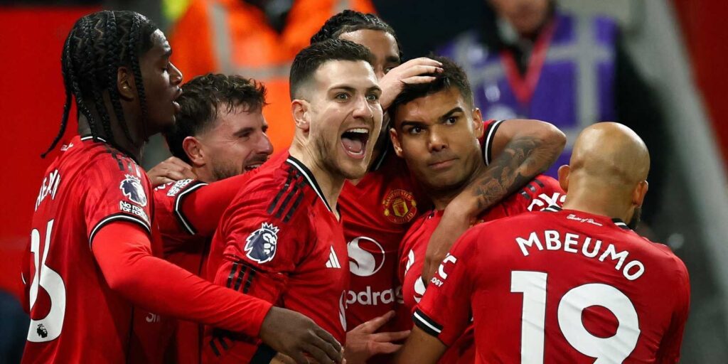 Manchester United legend blows hot, accuses ‘disrespect’ from Leeds