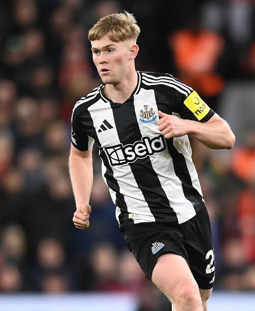 Lewis Hall nonsense backfires as Newcastle make Man Utd reporter look silly