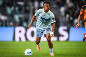 NOTTINGHAM FOREST SET TO HIJACK TRANSFER AS FLIGHT IS TRACKED DOWN TO ENGLAND