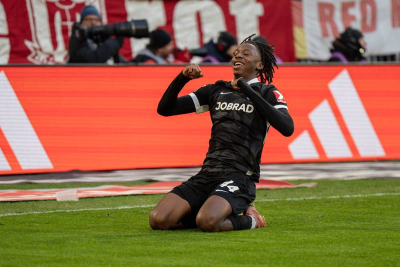Last season, he operated mainly as an attacking midfielder and in the middle of the pitch, managing seven goals and nine assists.